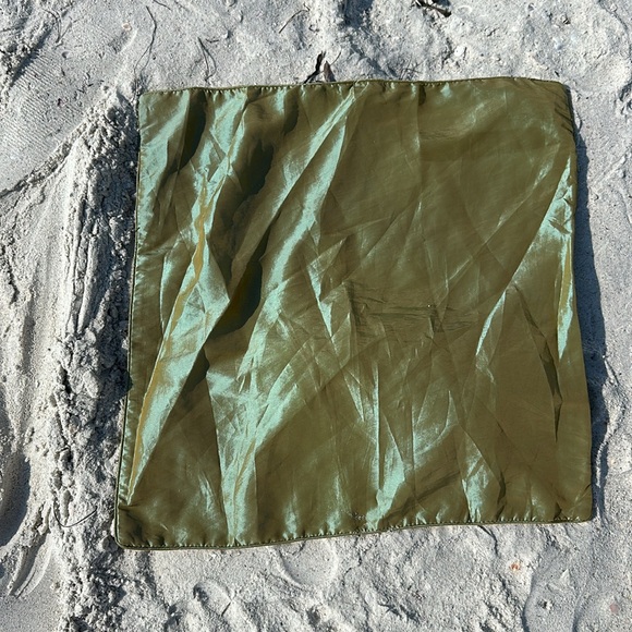 Yellow green black pillowcase - Picture 3 of 5